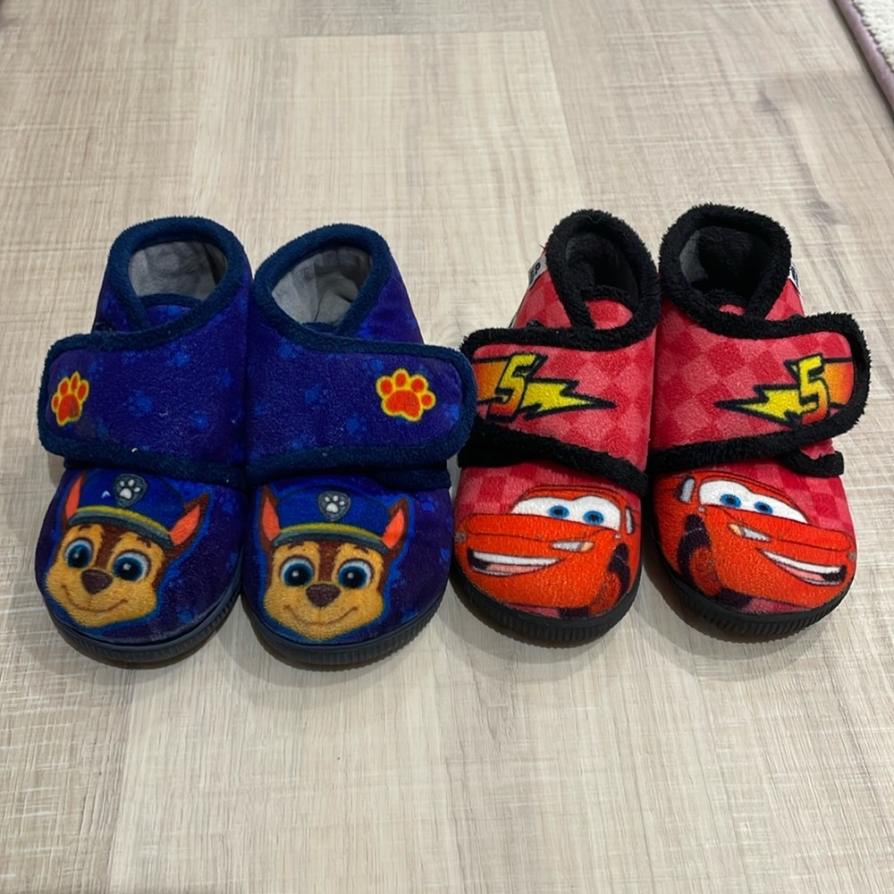23EUR toddler slippers with hard bottoms - selling as a bundle